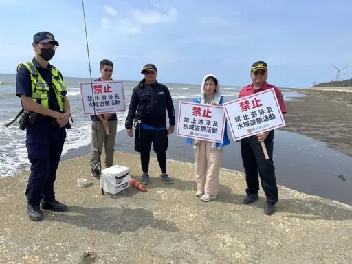 炎夏水上活动旺季 竹县水域安全联合稽查小组宣导巡逻