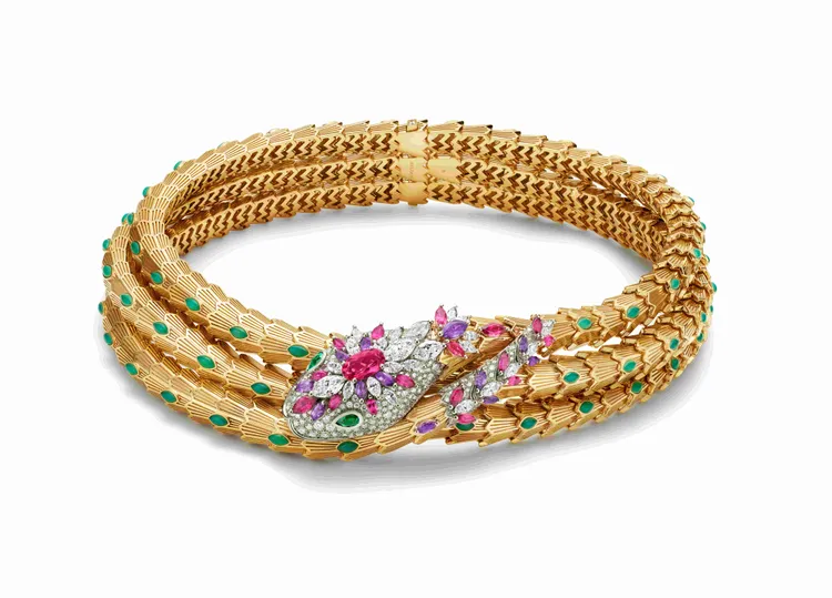 寶格麗Serpenti Floral Embrace花間靈蛇頂級彩寶項鍊。品牌提供