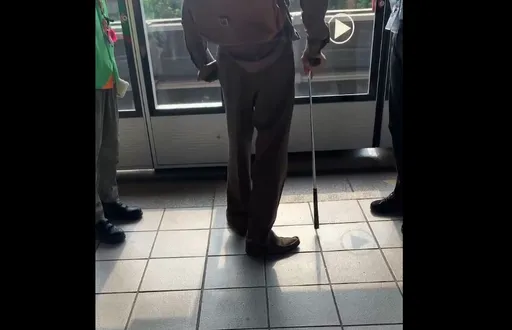 博愛座鬧劇+1!26歲女胃痛坐著休息 79歲老翁「拐杖攻擊」要她記得讓坐