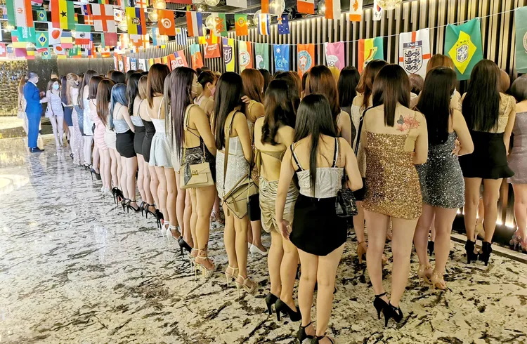 酒店妹受檢。非當事人。資料照片