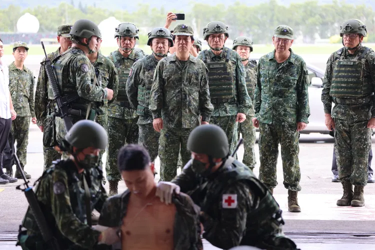 2024漢光演習-總統賴清德視導空軍花蓮基地戰傷救護演練。李俊毅攝