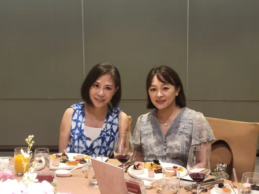 小彤出席婚礼有洋葱!小姑嫁女儿 曾愿为3度流产的她代孕