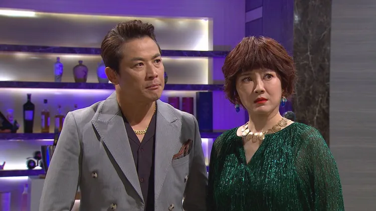 劉曉意（右）劇中被老公江宏恩瞧不起。三立提供