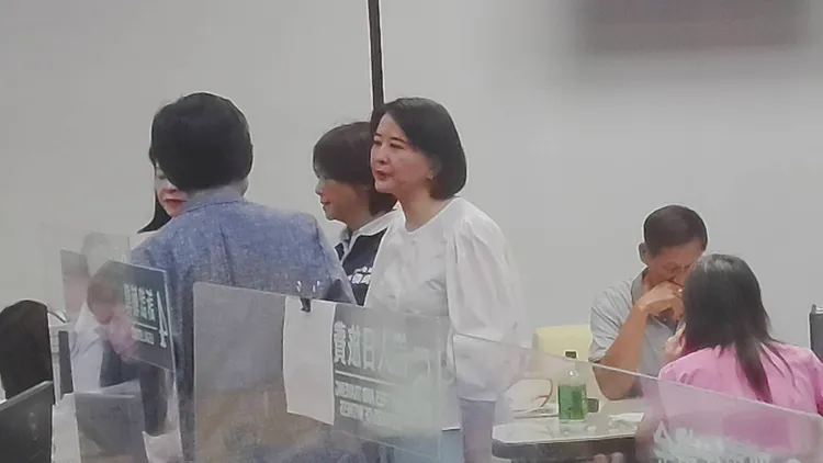 王鴻薇、徐巧芯等人控告民進黨團涉嫌妨害自由。張欽攝