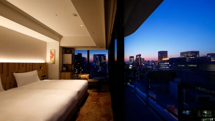 「大阪本町都城市酒店」坐擁富麗城市景觀，讓旅客能夠住得舒適享受精緻美味。業者提供