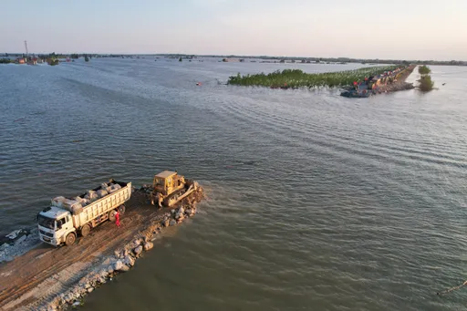 洞庭湖潰堤「水很深」 380億經費竟花在這!7天封堵搶4天完工