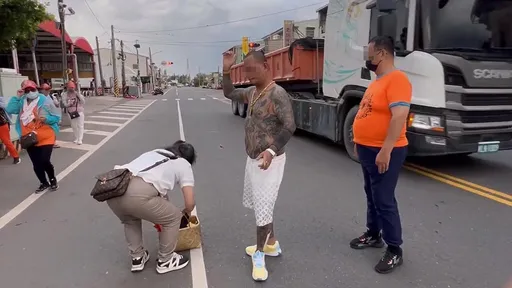 馬路上「濟公降駕」砂石車也得閃 Cheap:神明一口老血噴出來