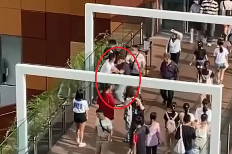 王姓男子手機被警方查出有拍攝女子大腿的照片，依妨害性隱私罪送辦。翻攝「記者爆料網」