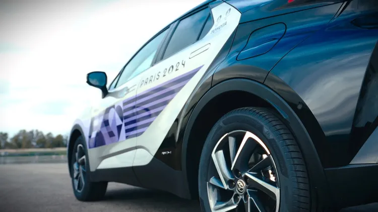 除了支持100%電動化的豐田乘用車車隊外，日本普利司通還提供輪胎配件，旨在幫助豐田的氫動力和智慧運輸產品最優質的表現。業者提供