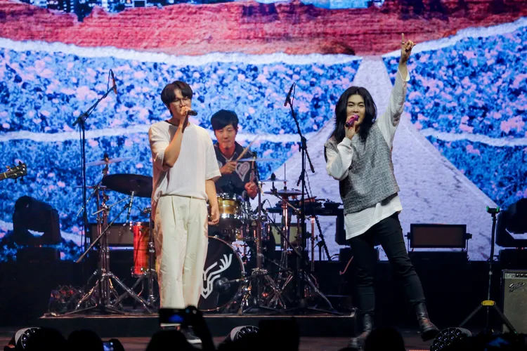 麋先生與宇宙人小玉驚喜獻唱2首歌曲嗨翻香港。相信音樂提供