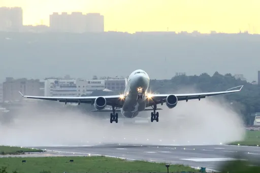 凱米襲台!海空交通提前受阻 23船班已停航、15架次飛機停飛