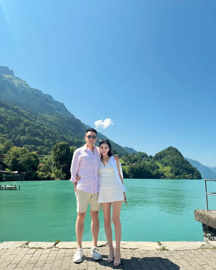 Mandy（右）感謝汪小菲規劃歐洲之旅：「從日內瓦、盧塞恩、因特拉肯、科莫再到米蘭，這趟旅行的所有一切都是先生自己規劃安排，我就是個最沒用的旅伴。」翻攝hsiaomei0718mandy IG