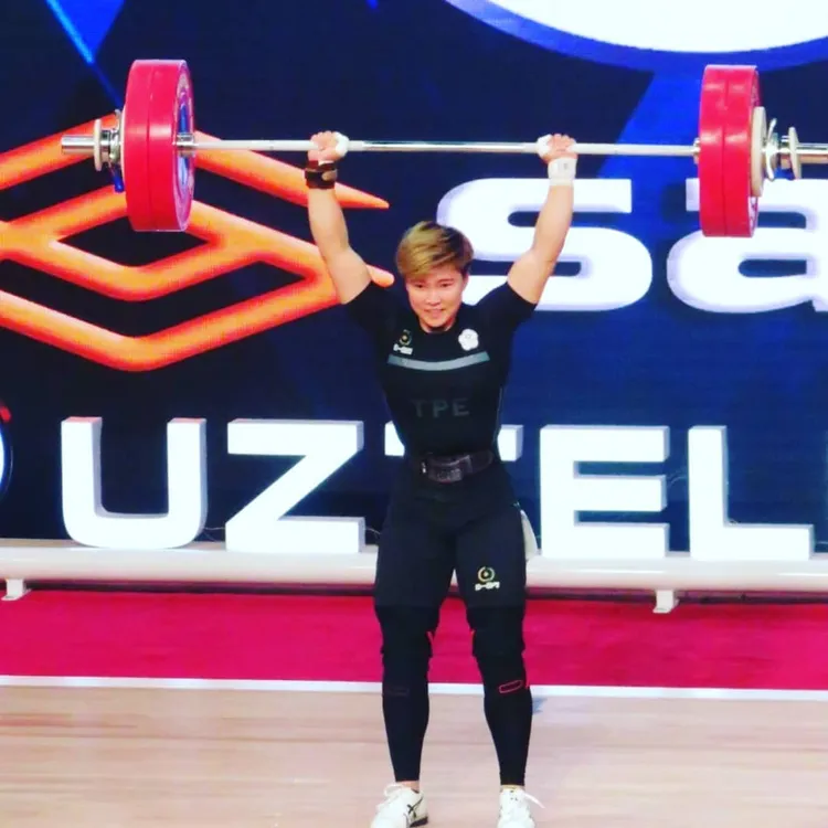 陳玟卉力拚站上頒獎台。翻攝舉重協會臉書
