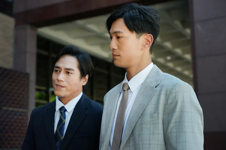 鍾承翰（右）與莊凱勛戲裡戲外都默契十足。公視台語台、華視提供