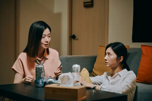 楊小黎遭摸臀反擊 雖踩錯人卻嚇到變態收手