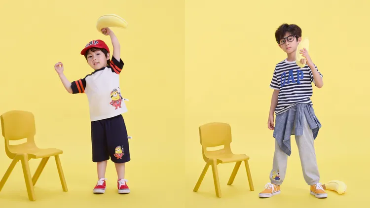 男裝在衣角、褲管等細節處加入小小兵的創意圖案。品牌提供