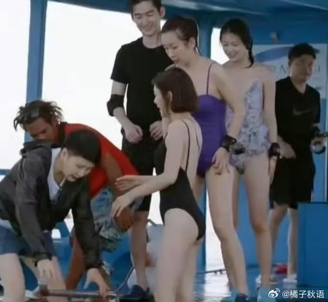 秦嵐泳裝照流出，她的扁身。