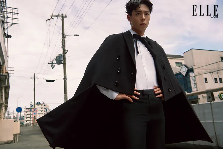 朴寶劍拍攝《ELLE》封面。《ELLE》國際中文版雜誌提供