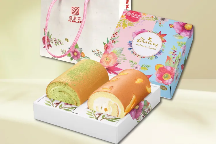 雙捲禮盒(宇治抹茶+柚惑)，送禮首選，兩款國寶級聯名生乳捲滿載心意。業者提供