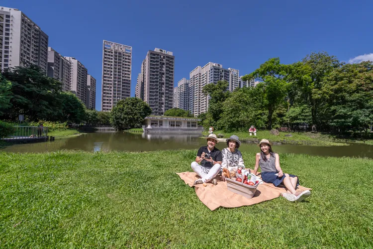 《發現之旅2》社區環境有5.8萬坪綠地、6座生態水嶼與步道。