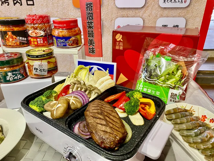 期間購買燒烤相關商品有加碼回饋點數、百元現金抵用券等優惠。莊偉祺攝影