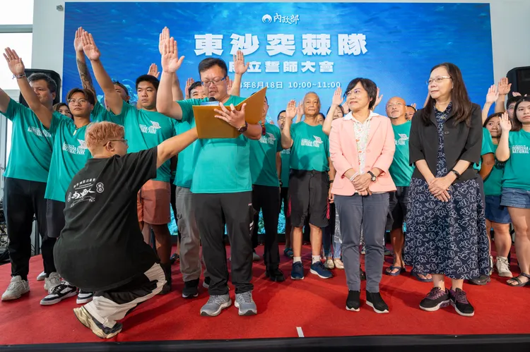 內政部組成141位的「東沙突棘隊」守護生態。內政部提供