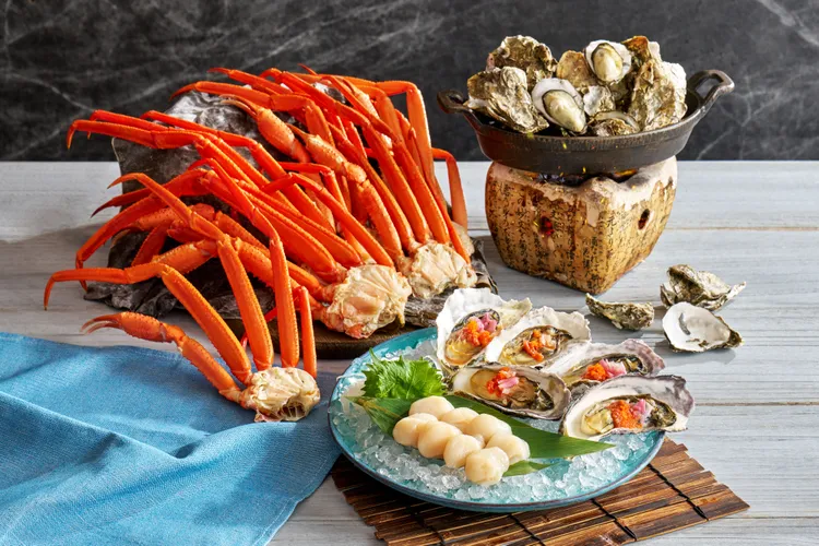 吃到飽敘日全日餐廳9月推出「漁獲豐收季」主題。六福萬怡提供