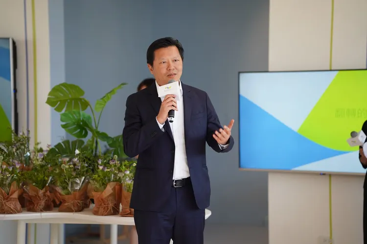 新北市副市長朱惕之擔任設計中心執行長。文化局提供