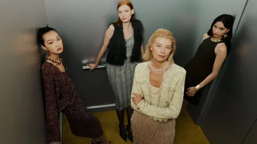 羊絨品牌CRUSH玩轉針織 浮雕蝴蝶、丹寧斜紋讓人好心動