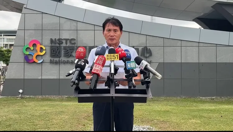 國訓中心執行長龔榮堂說明李智凱降級爭議。  國訓中心提供