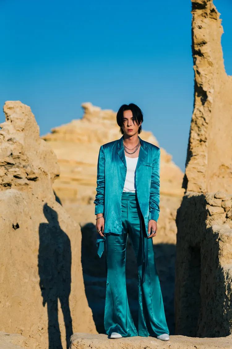 陳勢安深入埃及錫瓦古城取景。索尼音樂提供