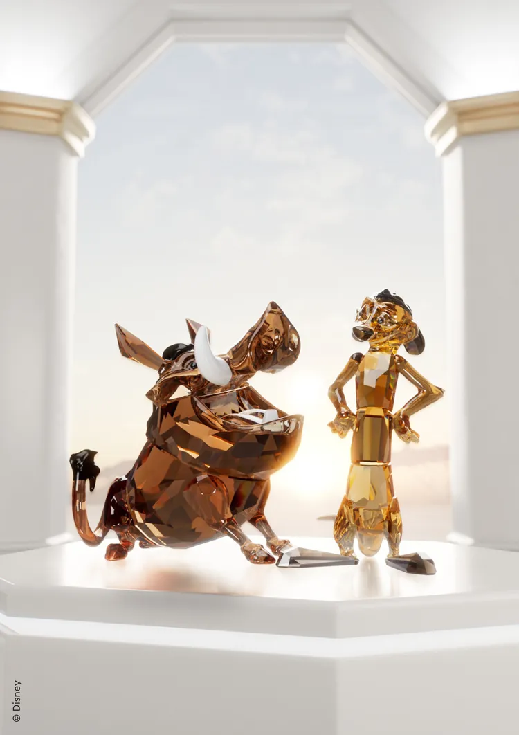 辛巴的好友貓鼬丁滿、疣豬彭彭也是此次主角之一。品牌提供