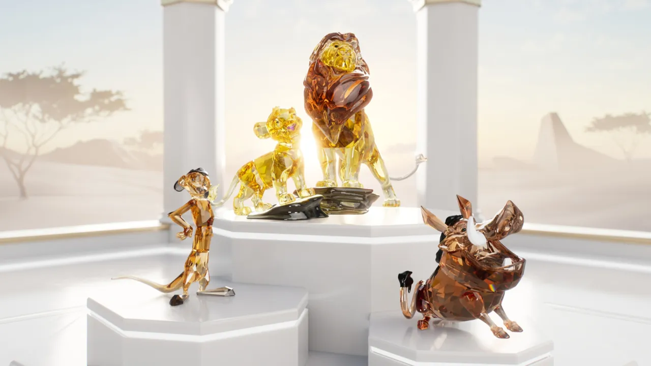 SWAROVSKI推出《獅子王》家居擺飾系列。品牌提供