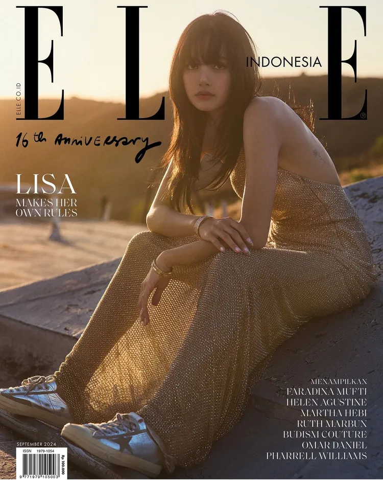 Lisa同時收下印尼版《ELLE》金九封面。翻攝elleindonesia IG
