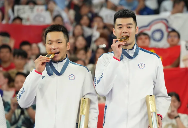 「麟洋配」奪金寫下二連霸紀錄。中華奧會提供