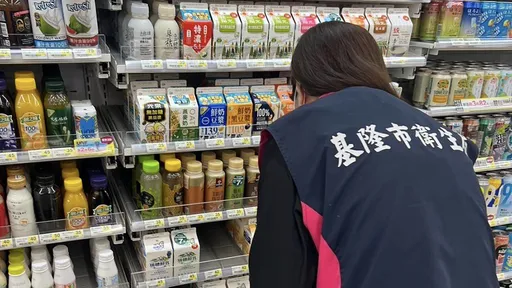 顧客控蘋果牛奶「喝到發霉棉花棒」 基市:同批號預防性下架