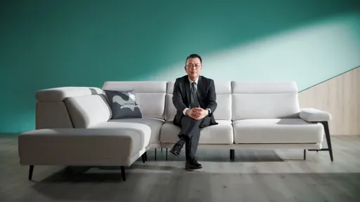 首創進度追蹤系統　坐又銘沙發品質「眼」見為憑