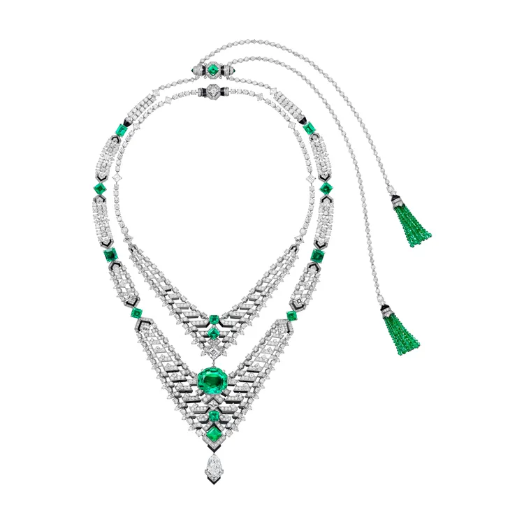 IMPERIO祖母綠項鍊／胸針，鉑金，白K金，祖母綠，明亮式切工鑽石，縞瑪瑙，主石為哥倫比亞產23.56克拉祖母綠。品牌提供