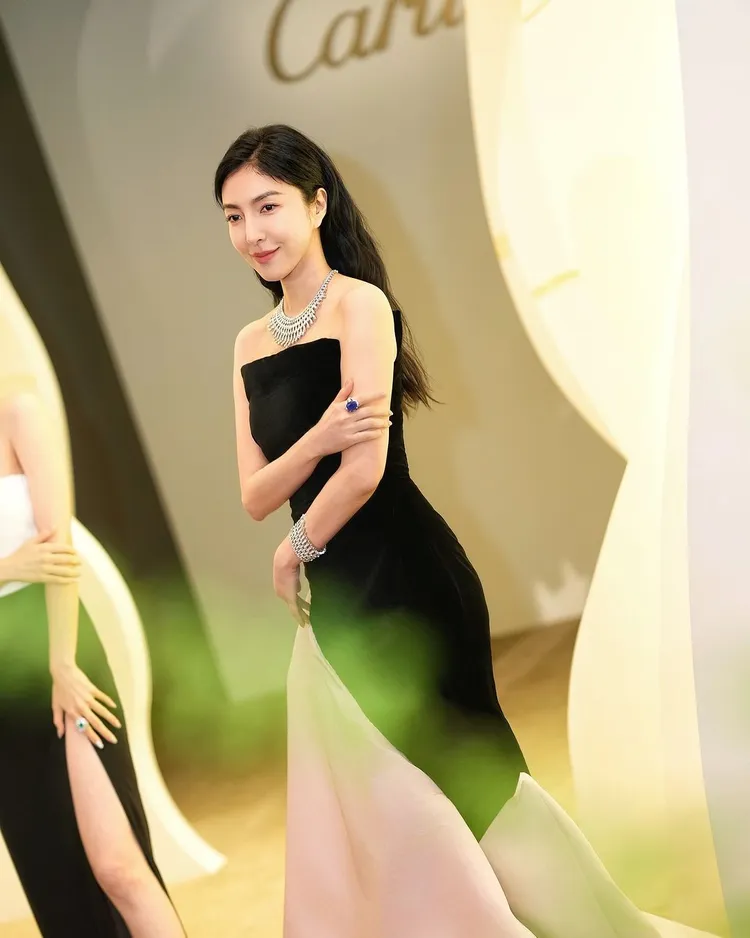 楊謹華現身卡地亞「Markers Of Style」頂級珠寶展。翻攝楊謹華IG