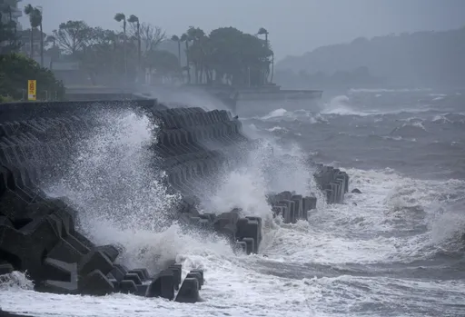 暫緩去日本！颱風珊珊登陸日本九州　氣象廳警告強風豪雨威脅