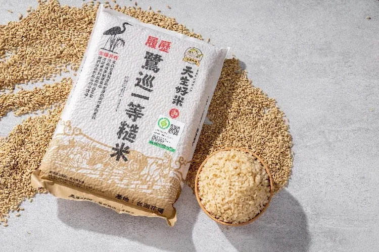 天生好米的包裝上印有每包米的「產銷履歷」，掃QRcode就能輕鬆溯源稻米安全來歷。業者提供