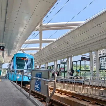 新北捷運目前有淡海輕軌等路線營運。新北捷運臉書