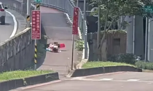 要命天氣!北市婦人中暑倒南湖大橋旁 警消馳援救人送醫助她返家