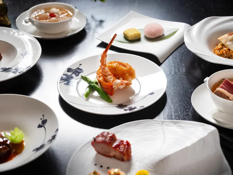 為慶祝「雅閣」連續七年蟬聯，鄭國雄師傅特別推出2024米其林精選七道式套餐，讓美食饕客一飽口福，以味蕾感受「雅閣」星級招牌粵式鮮美佳餚。業者提供