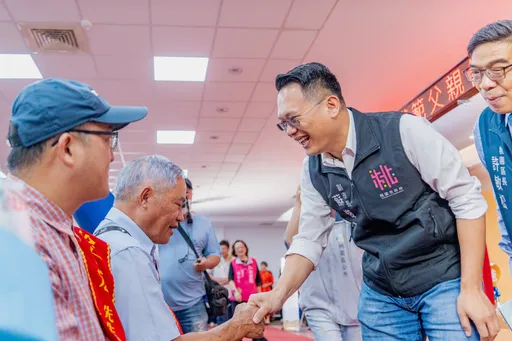 桃園78位模範父親獲獎表揚 蘇俊賓:不同世代父愛、關懷依舊深厚