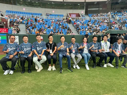 桃市府携手乐天桃猿「客家趴」棒球日登场 张善政邀民众体验海客魅力