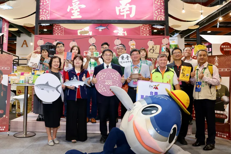 台南館招募34間店家，現場展示100項台南好禮及美食。台南市政府提供