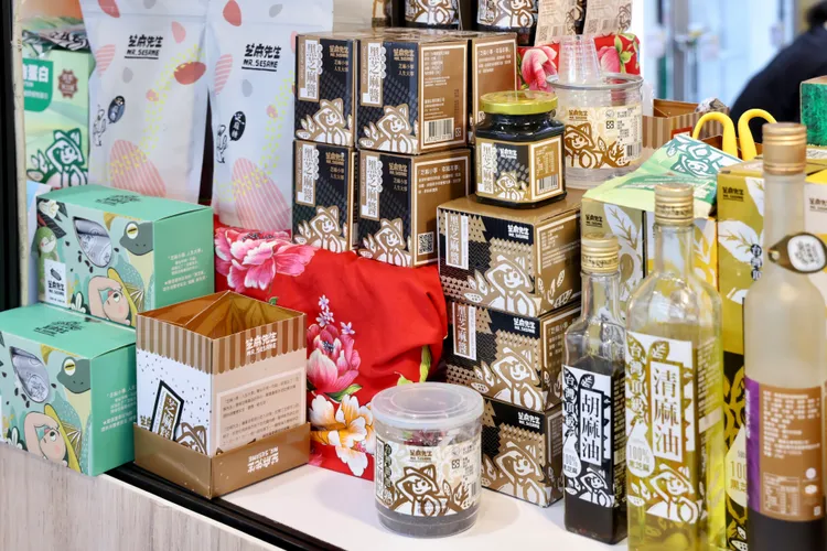 現場還能買到多項台南在地農特產、伴手禮。台南市政府提供