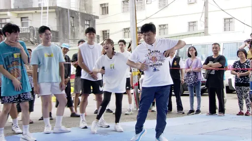 胡瓜助跑嗨跳秒變「老派阿公舞風」　手腳不協調畫面超爆笑