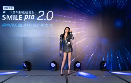 楊謹華被推進手術房眼前一片霧掉 心驚「看不到」親曝過程